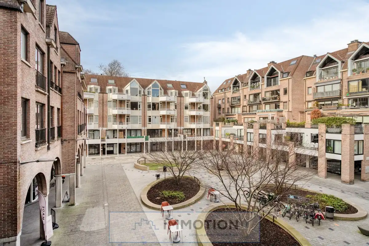 Mooi 1-slaapkamer appartement met parking aan het Overbekeplein. foto 14