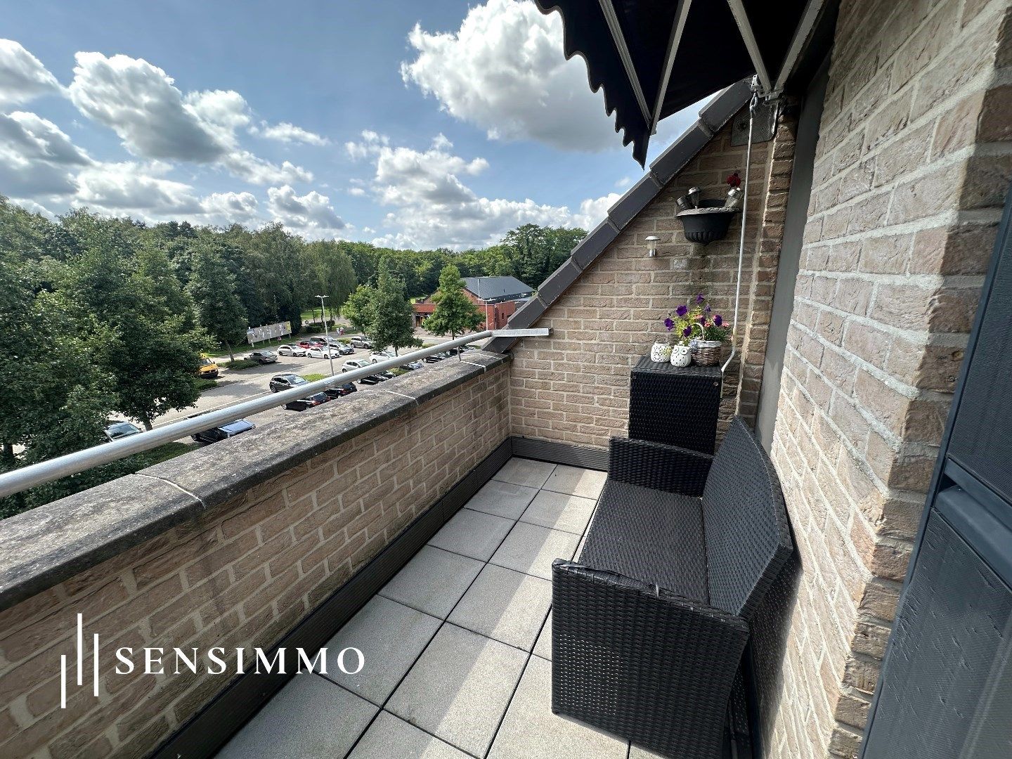 Ruim duplex appartement met terras in Genk foto 4