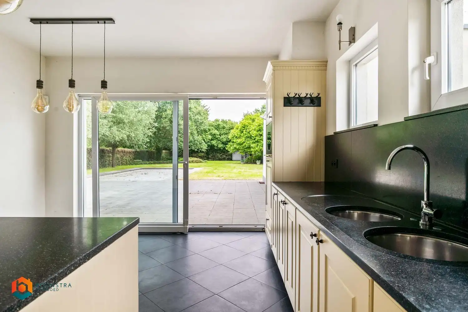 Woning met 3 slpkrs, tuin en zwembad foto 6