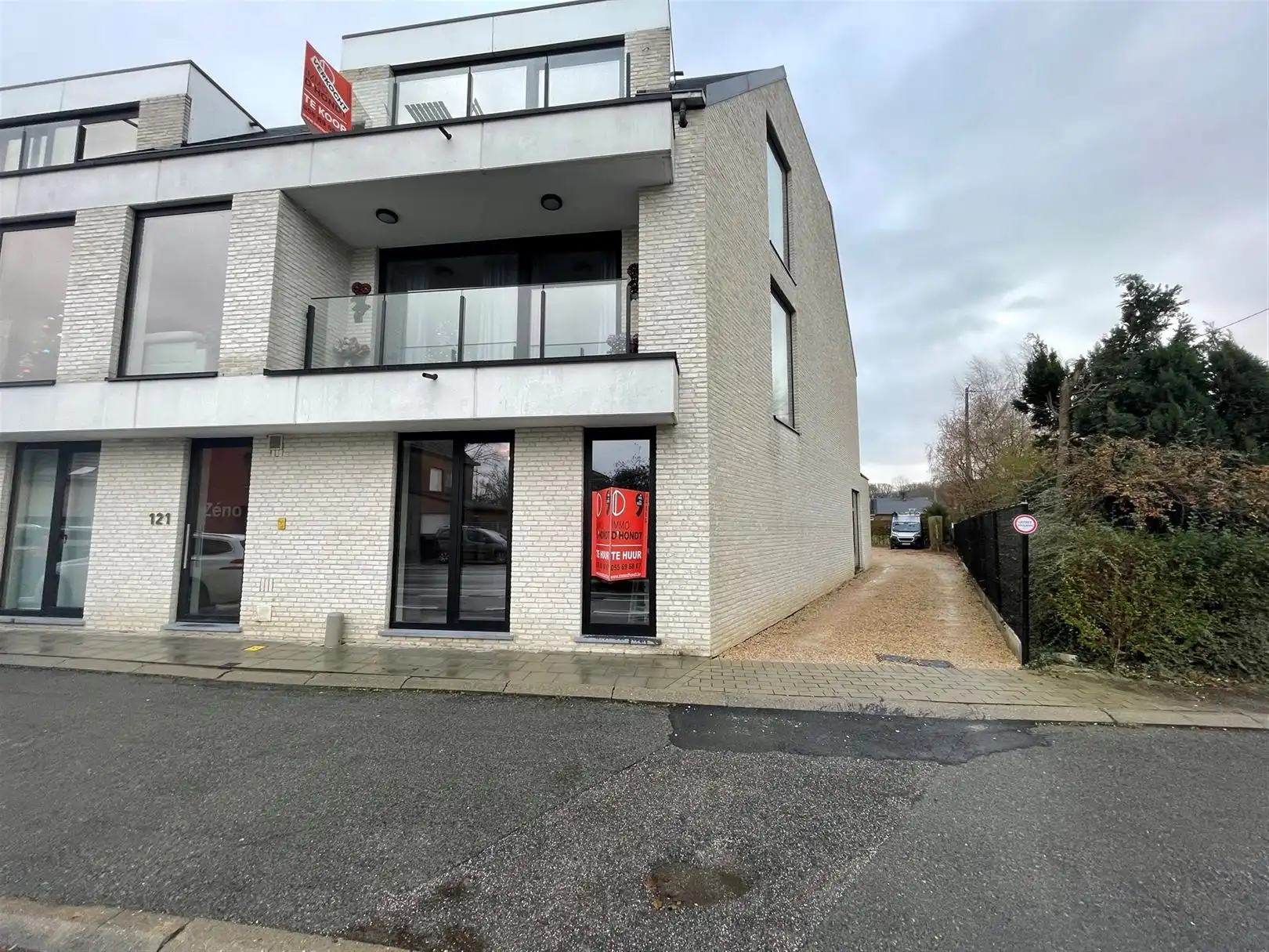 GV app met 2 slpk en carport foto {{pictureIndex}}