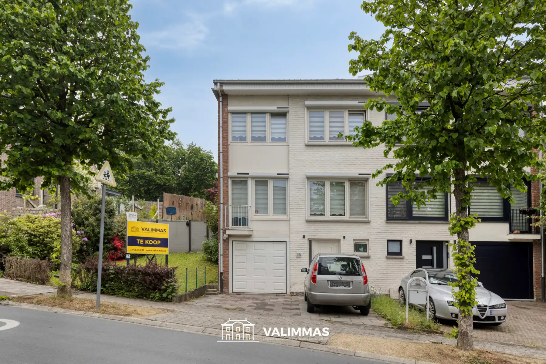 Centrum: verzorgde driegevelwoning met garage en mooie tuin foto {{pictureIndex}}