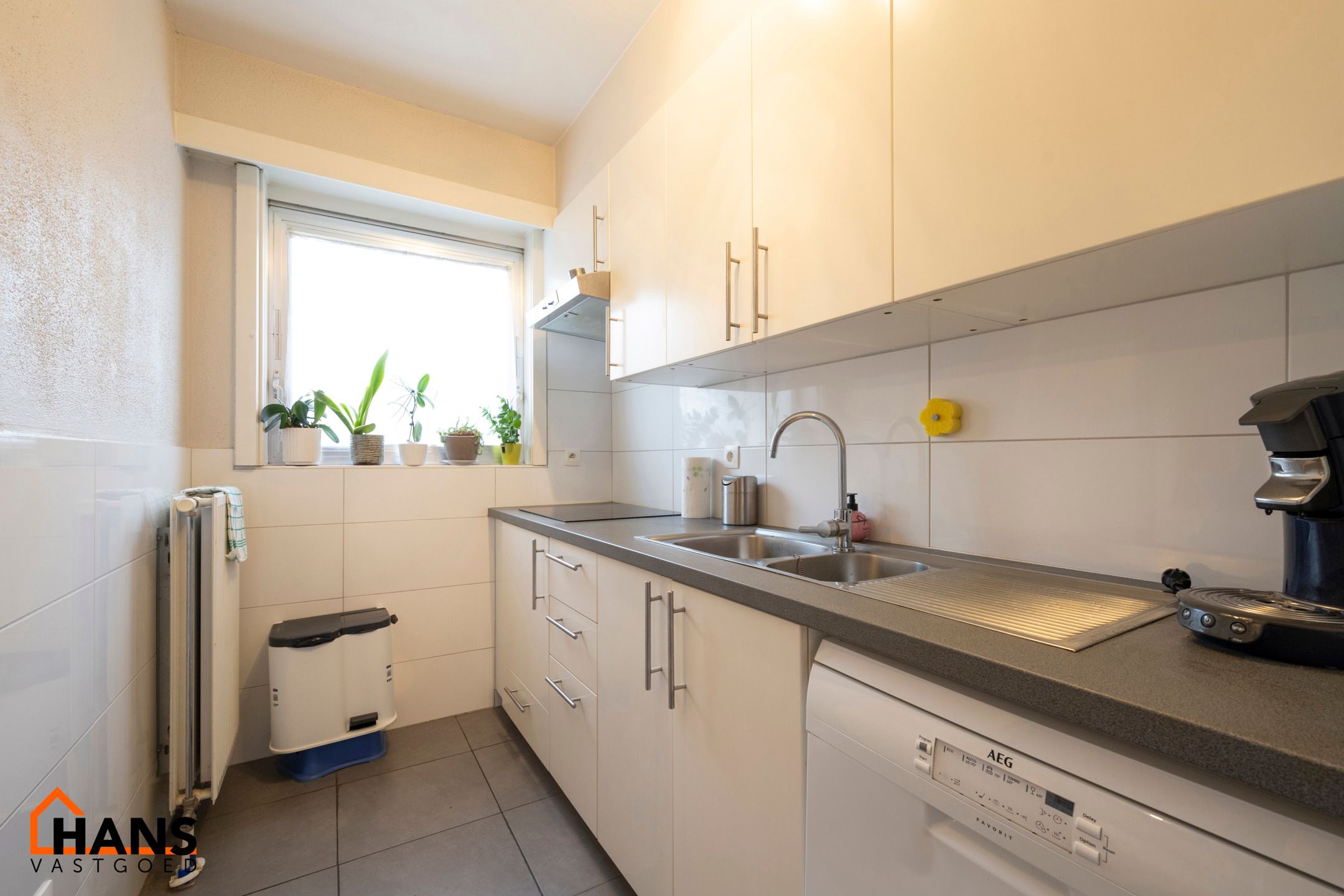 Recent gerenoveerd gelijkvloerappartement met stadstuin. foto 4