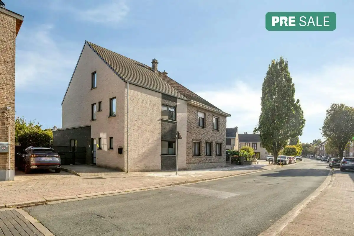 Moderne en energiezuinige halfopen bebouwing te koop foto 2