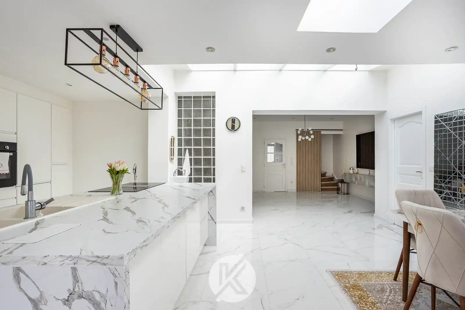 Veelzijdige woning op het dorpsplein foto 14