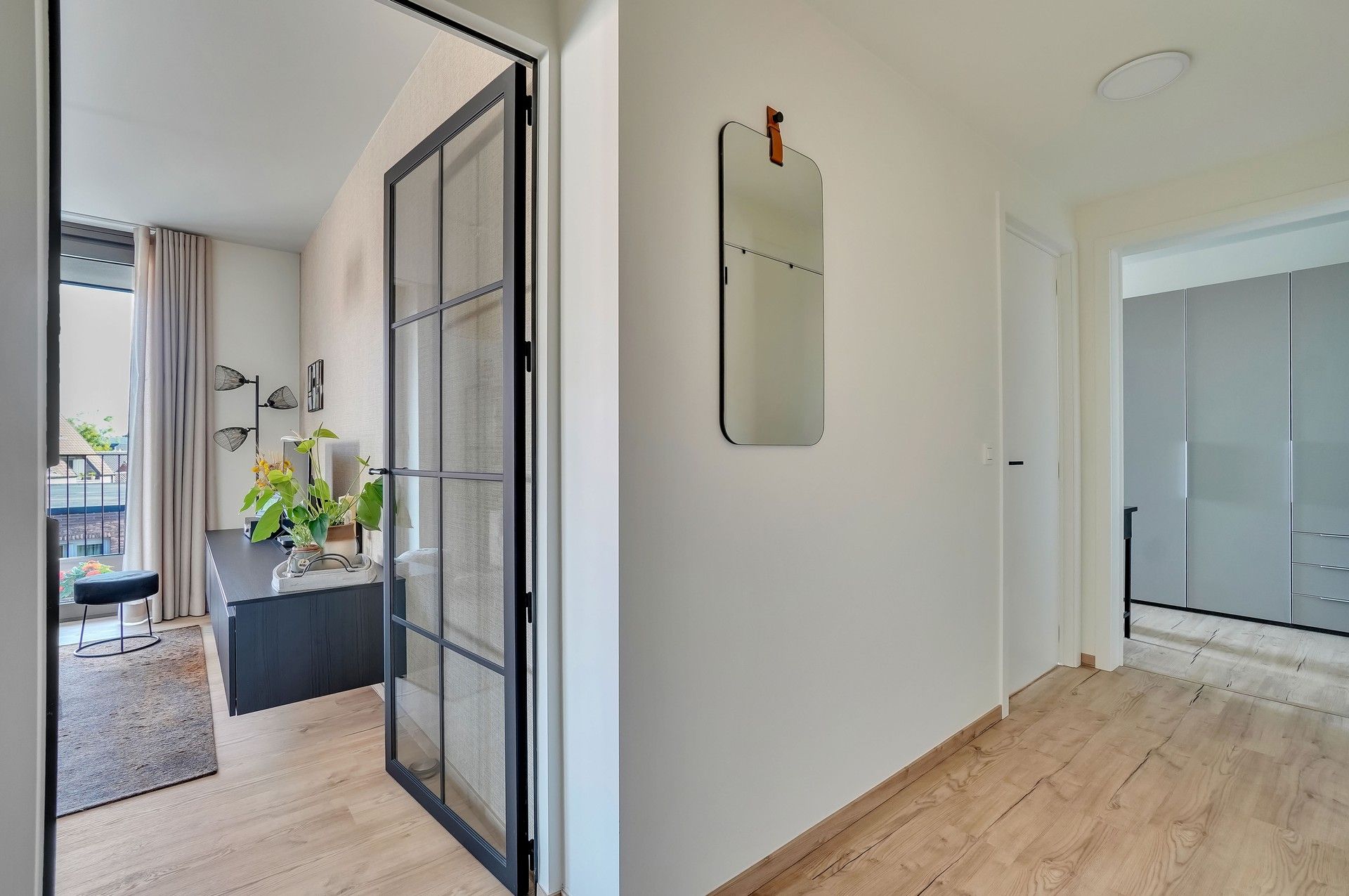 Trendy 2 slaapkamer appartement met prachtig terras en gemeenschappelijke binnentuin in hartje Hasselt. foto 6