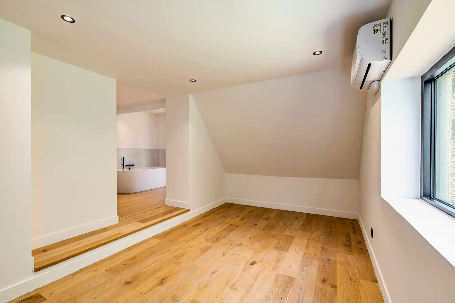 Gerenoveerde villa in een groene omgeving nabij alle invalswegen foto 22