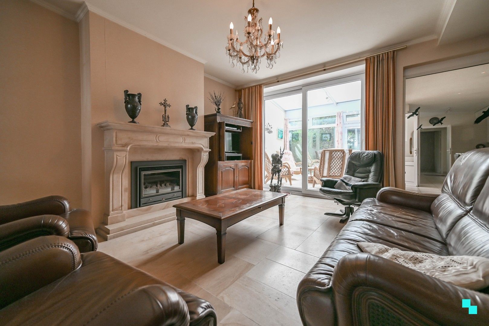 Halfopen bebouwing in hartje Ingelmunster foto 9