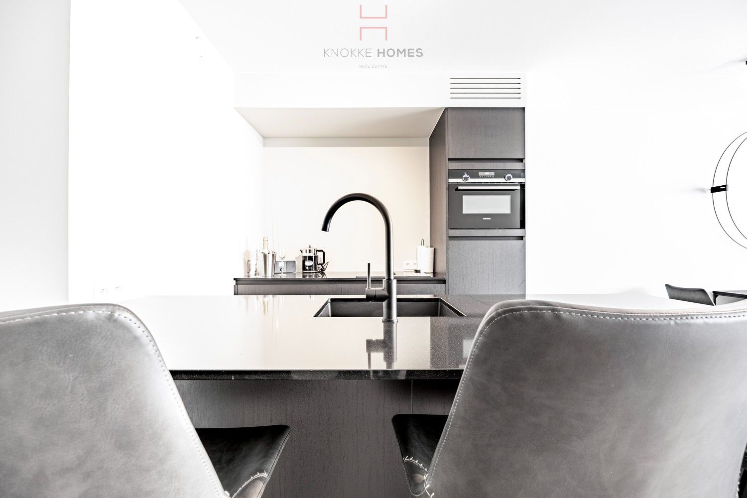 Prachtig afgewerkt nieuwbouwappartement met twee slaapkamers en twee badkamers op de Parmentierlaan foto 12
