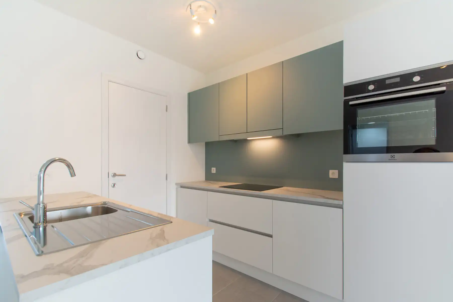 Lichtrijk nieuwbouwappartement met 2 slaapkamers en terras foto 4