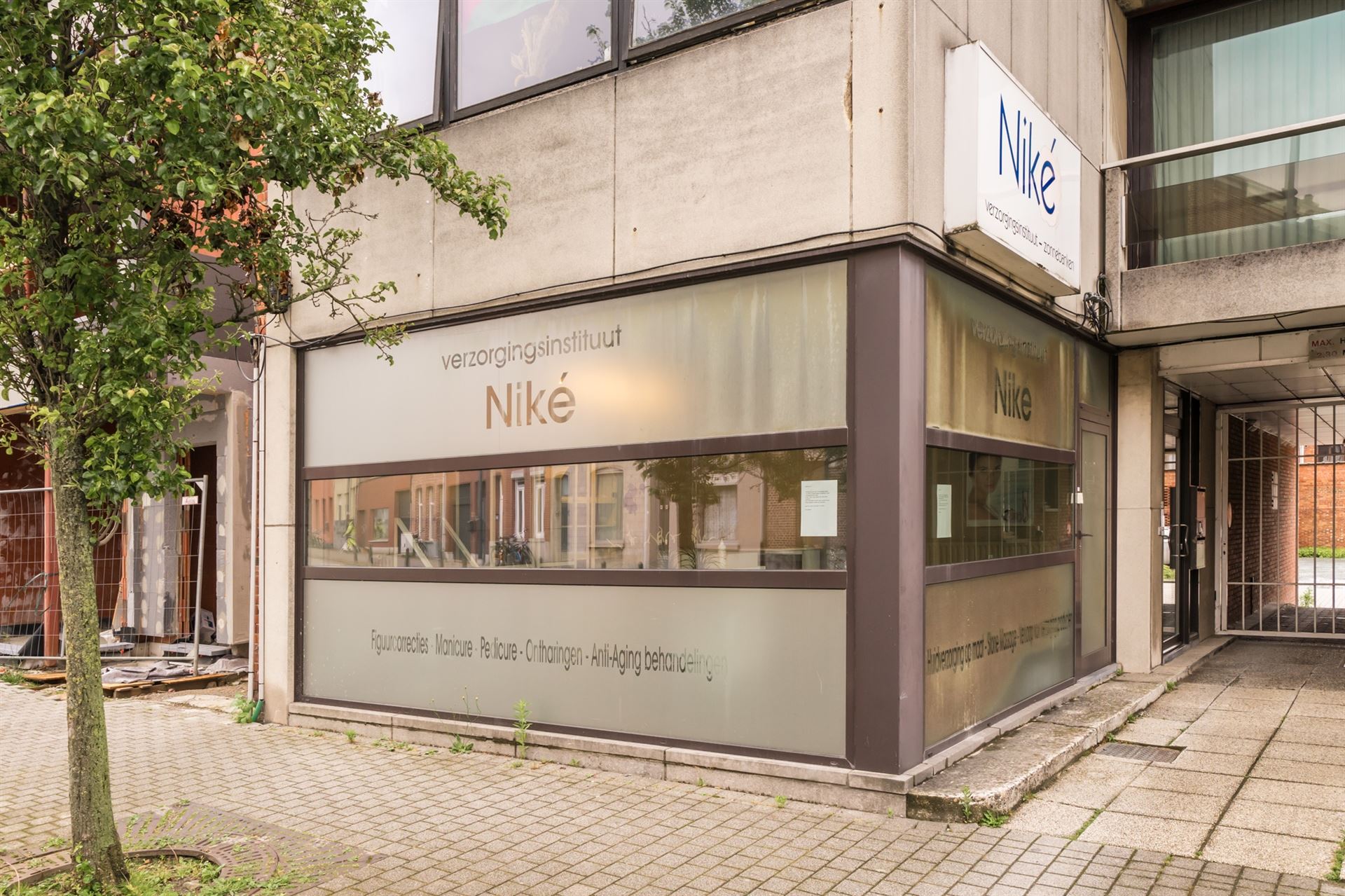 Instapklaar handelspand op toplocatie te Mechelen foto {{pictureIndex}}