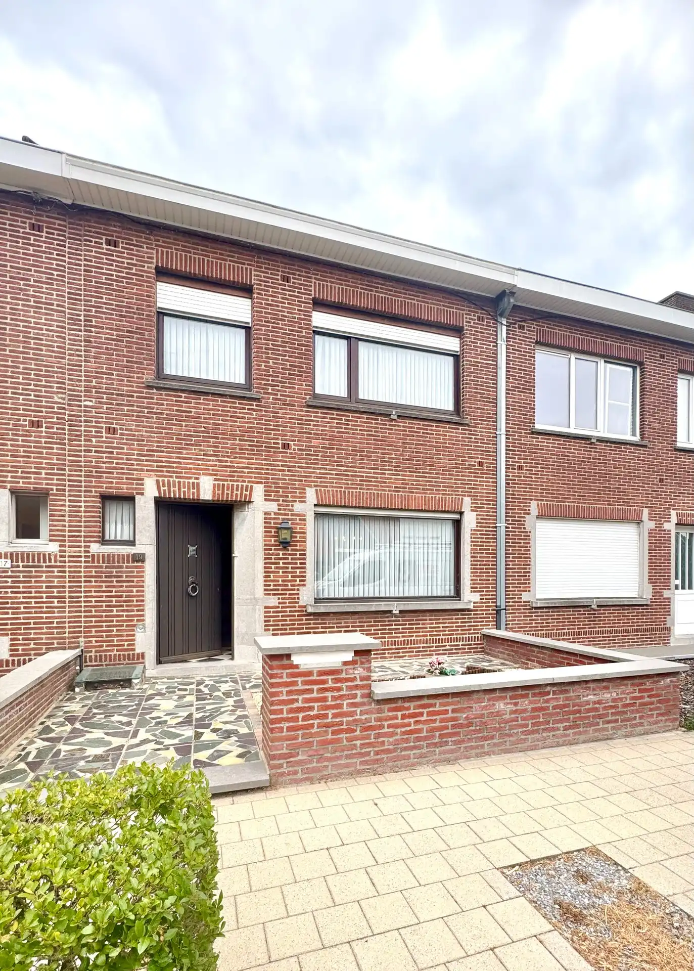 WONING | 3 KAMERS | TUIN | GARAGE foto {{pictureIndex}}