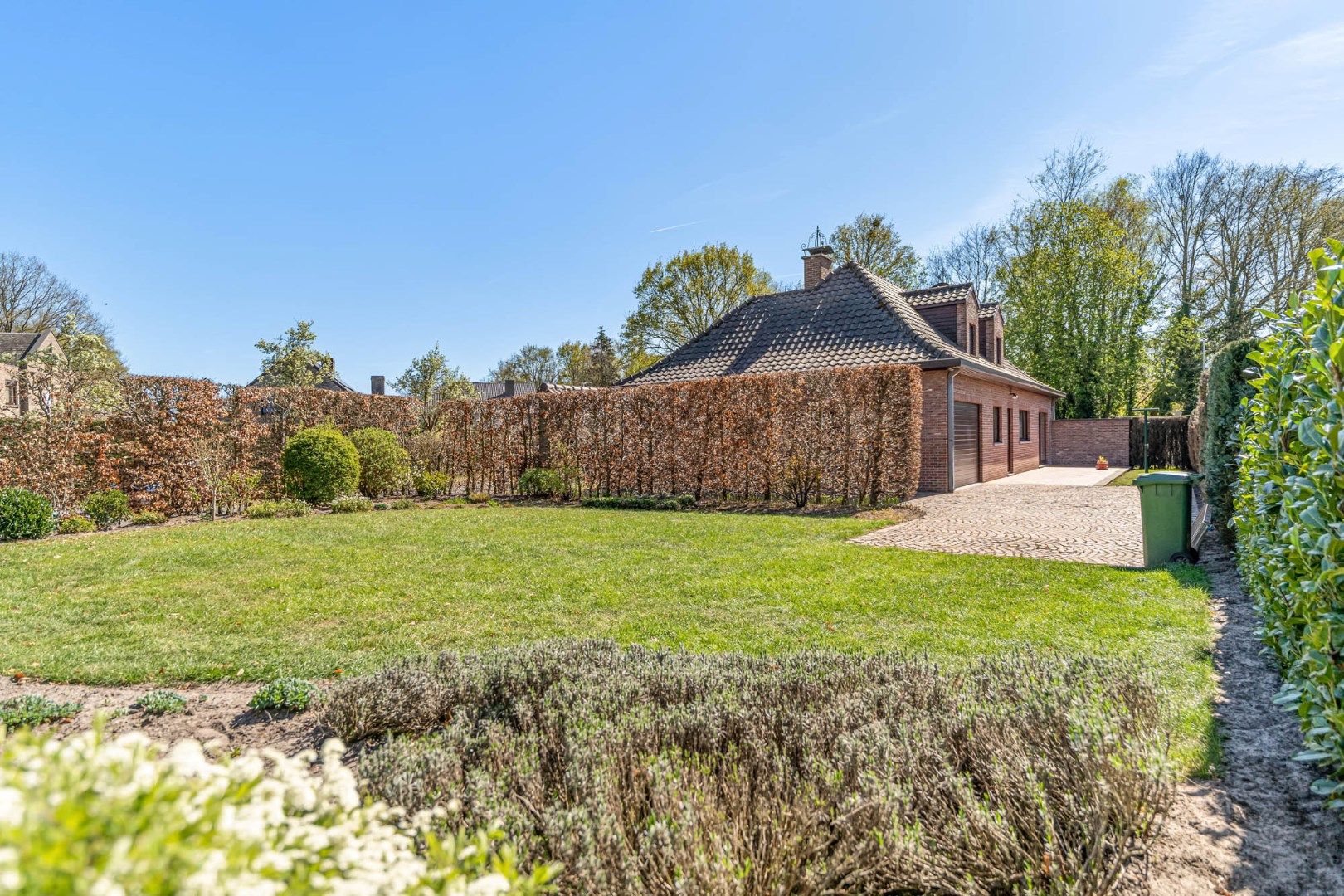Mooi landhuis met tuin en garage, 4 slpk, in gegeerde buurt foto 12