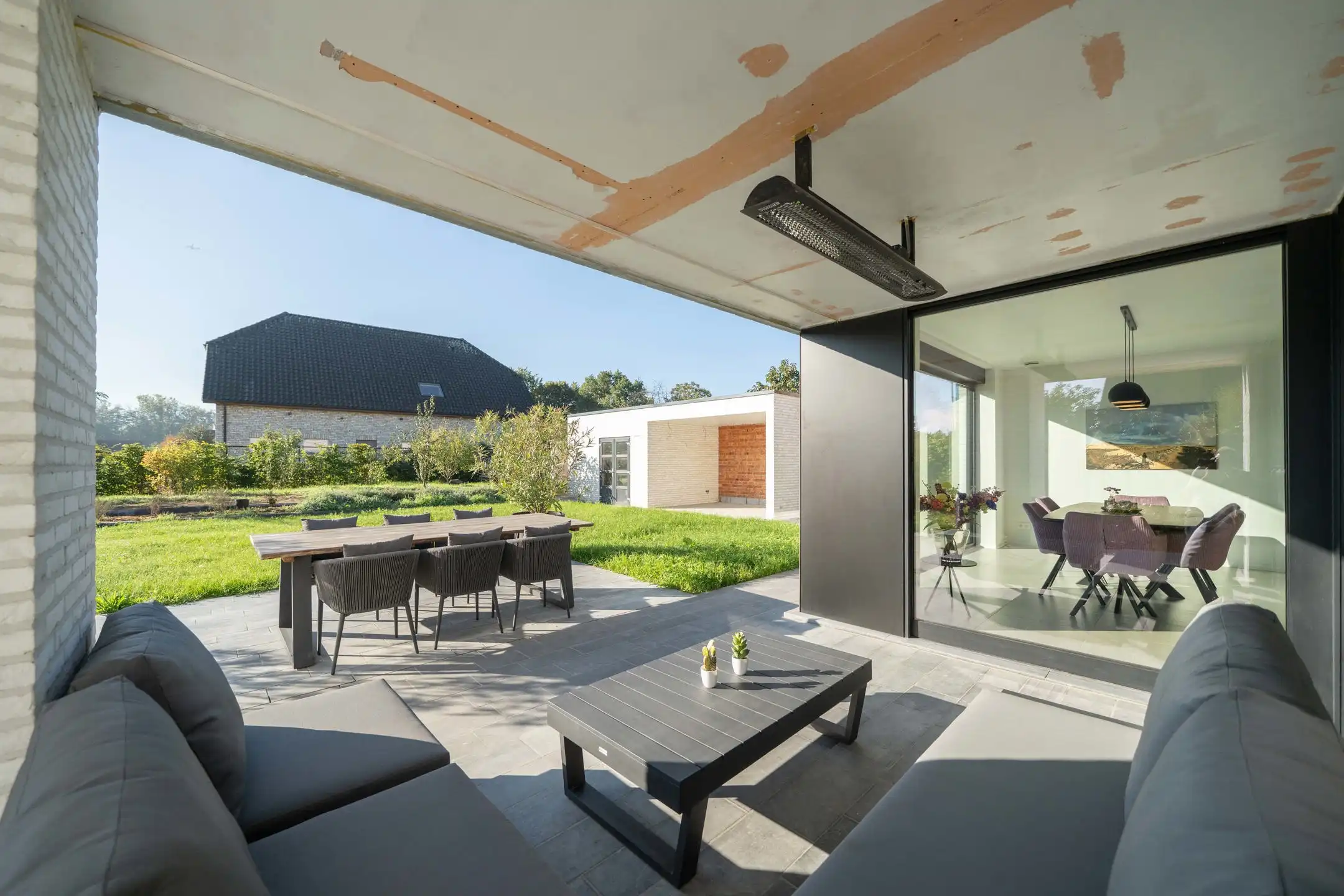 Recente villa op toplocatie foto 24