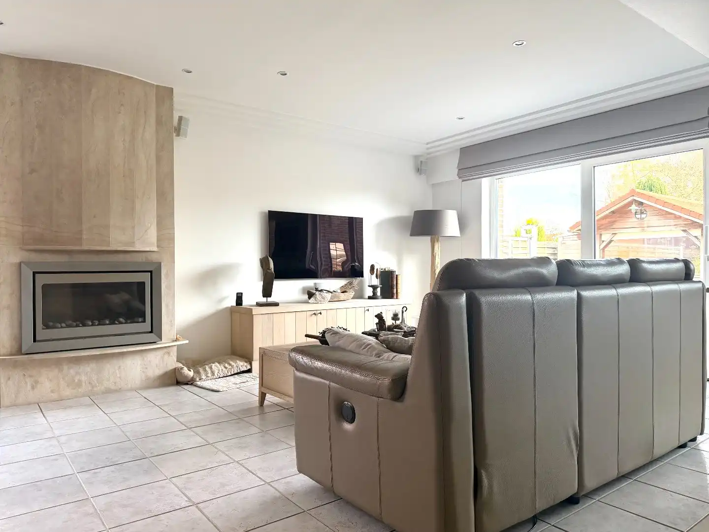 Instapklaar wonen? Ontdek deze woning met 4 slaapkamers, poolhouse en nieuwe badkamer. foto 10