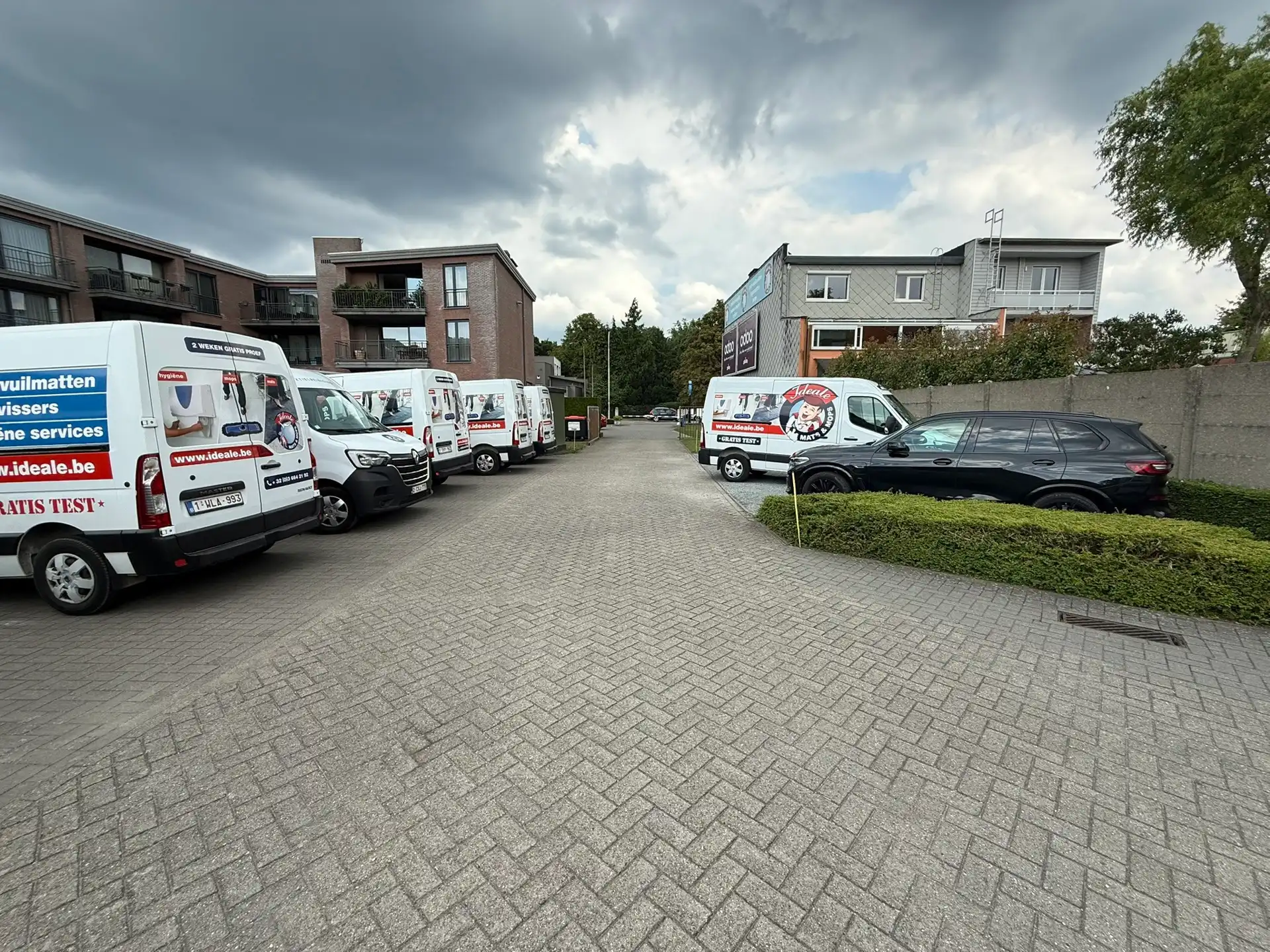 Industrieel gebouw met kantoren en buitenopslag te huur op toplocatie in Ekeren foto 14
