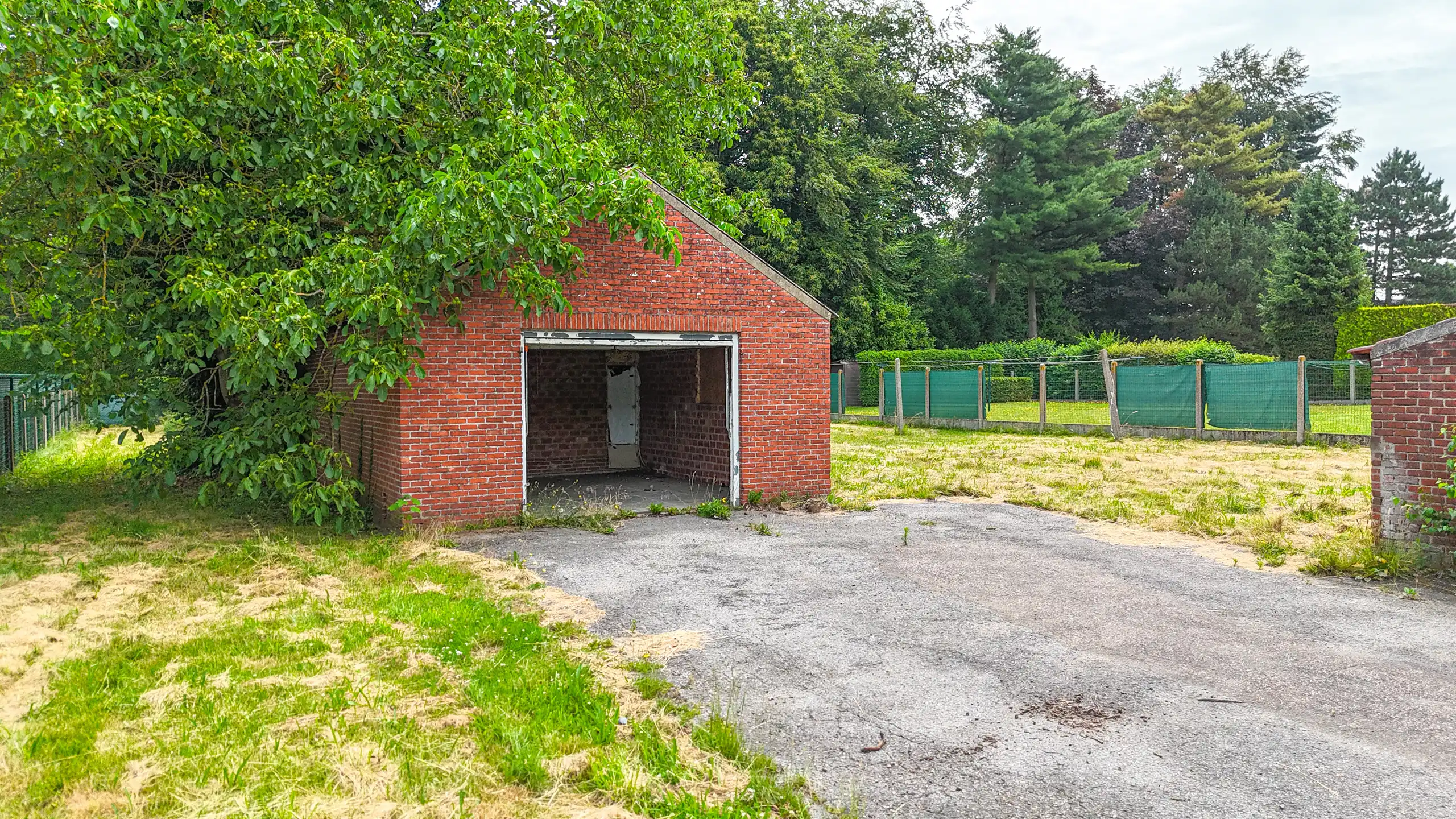 Te renoveren woning op groot perceel te Heusden-Zolder! foto 25