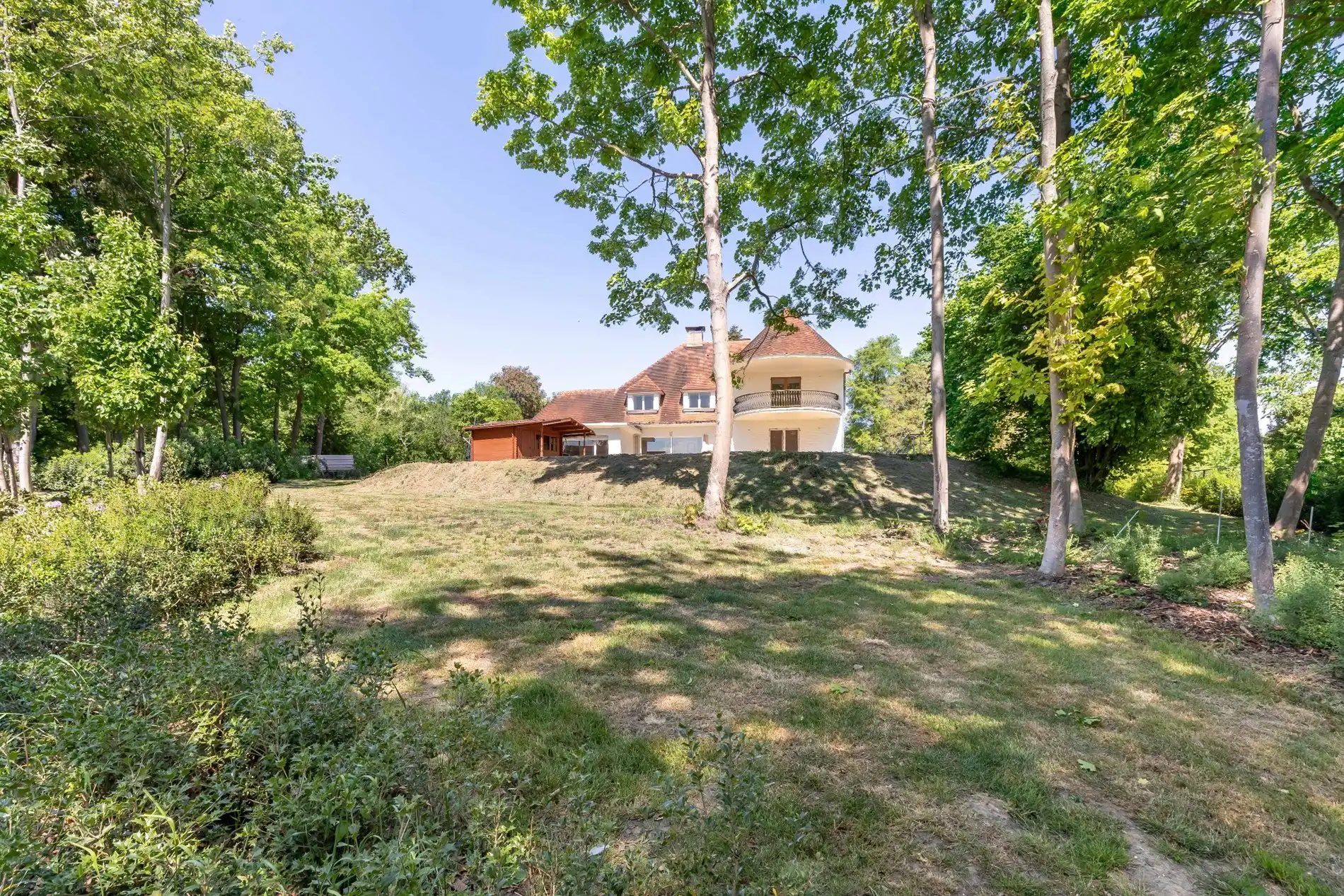 Karaktervolle villa op toplocatie! foto 2