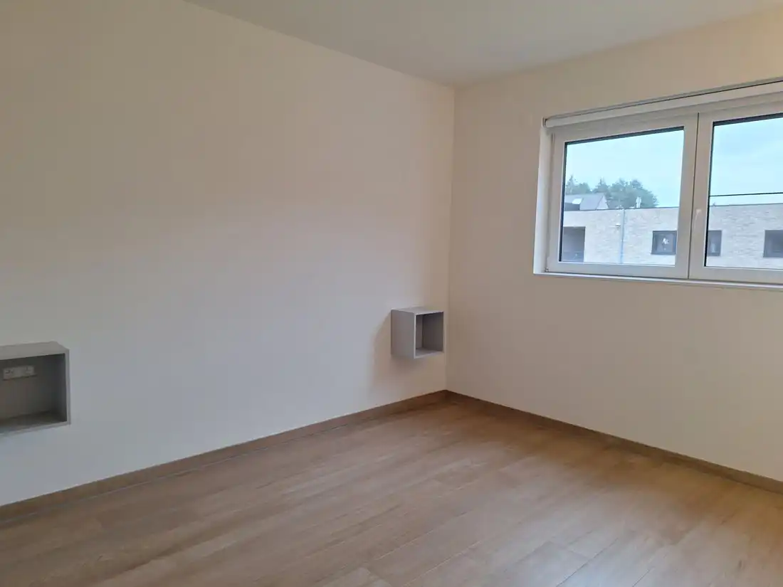 Modern instapklaar appartement te Koersel centrum foto 12