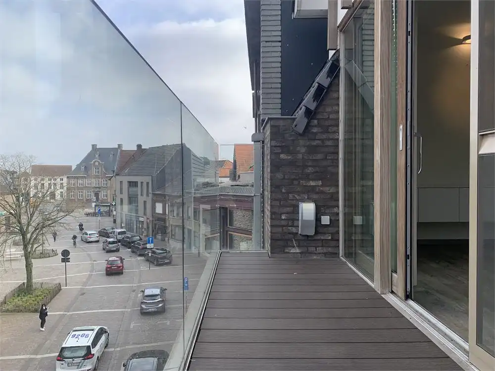 Appartement met mooie ligging op de markt van Torhout foto 12