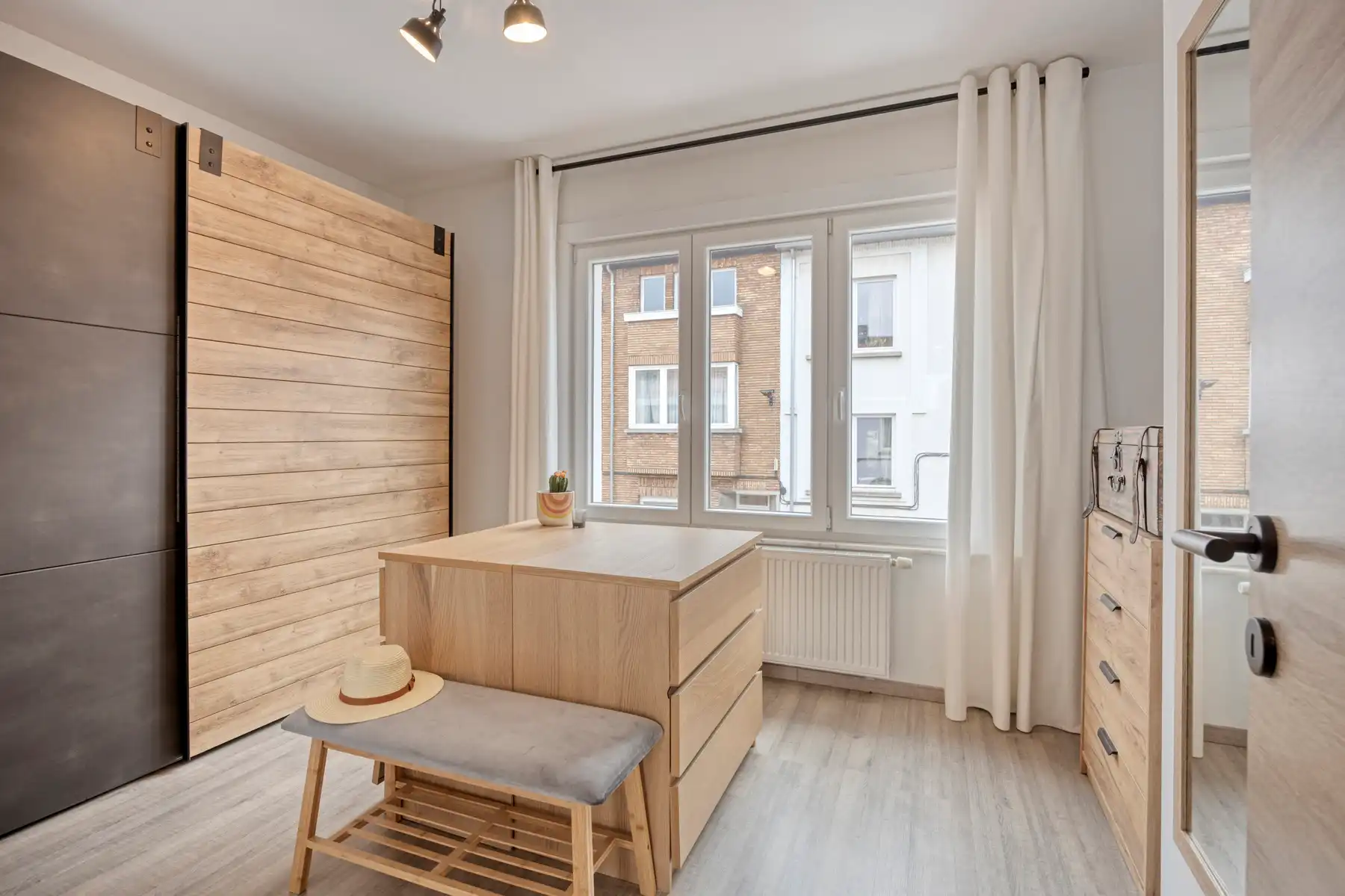Instapklare stadswoning met 3 kamers en ruime tuin foto 17