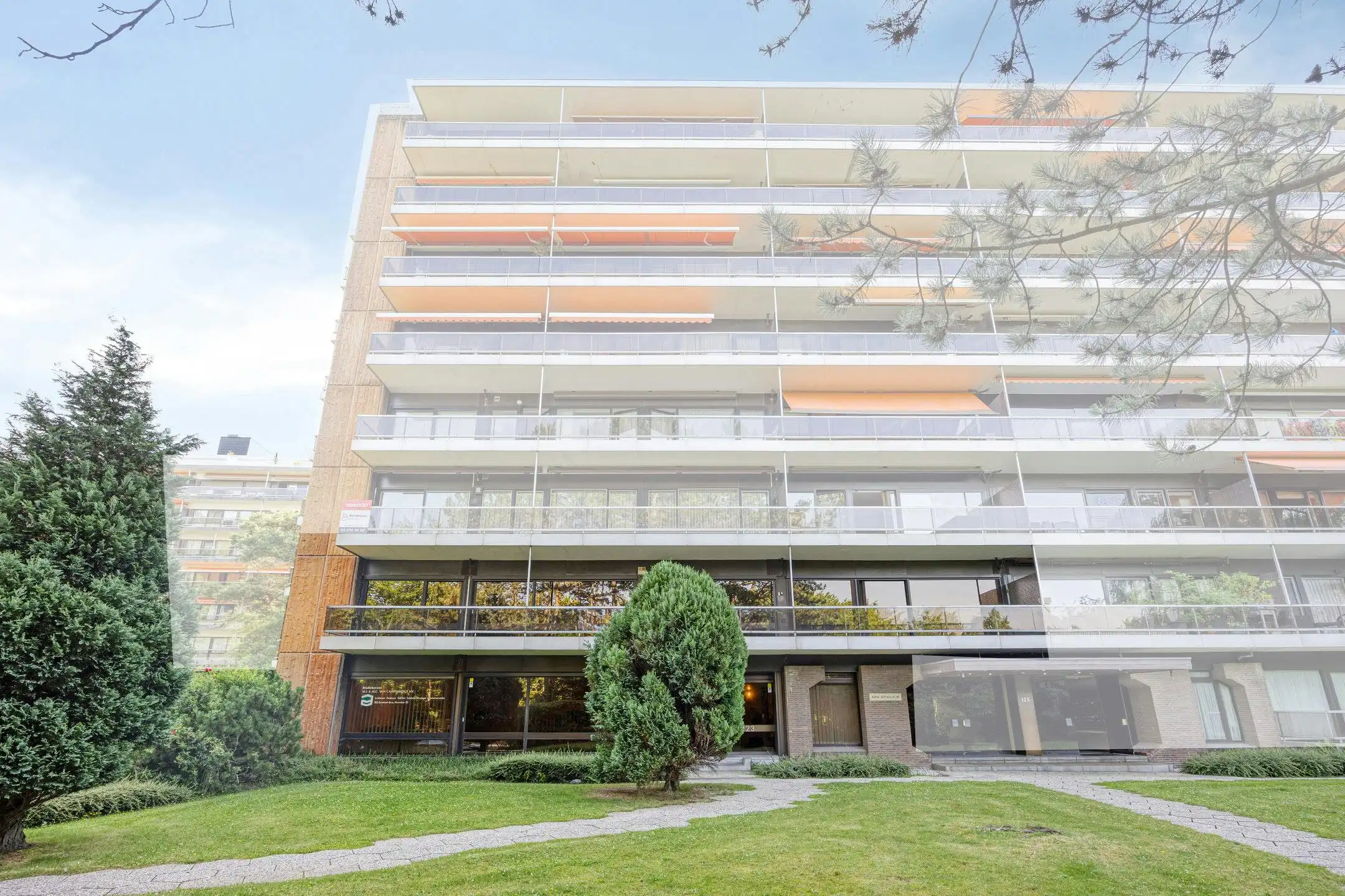 Grote kantoorruimtes (mogelijkheid tot 5 appartementen) in Strombeek: een strategische keuze voor ondernemingen foto 2