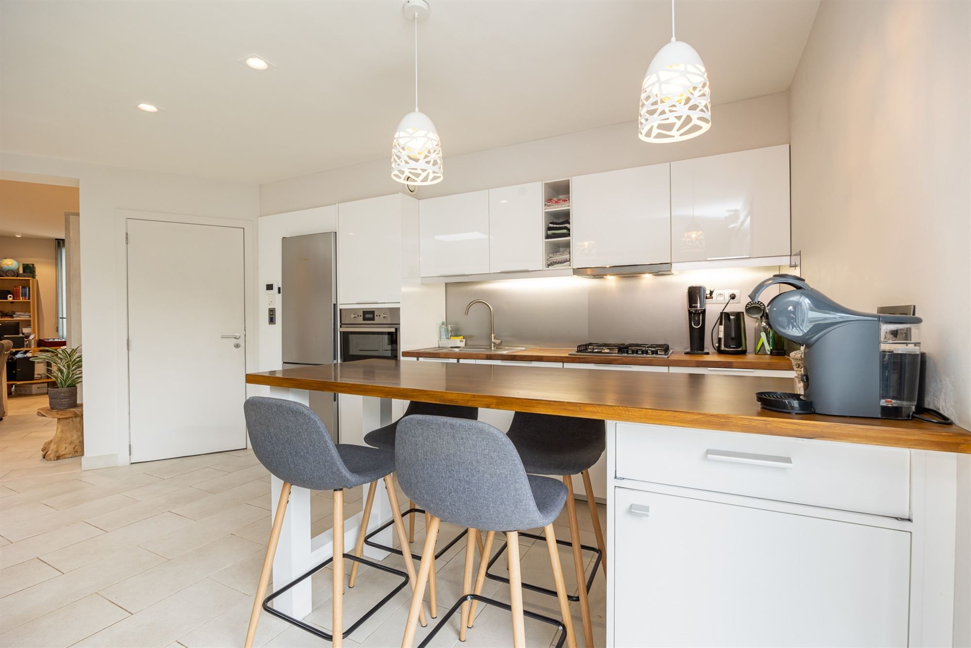 Instapklare, energiezuinige woning met ruime tuin en zwembad foto 5