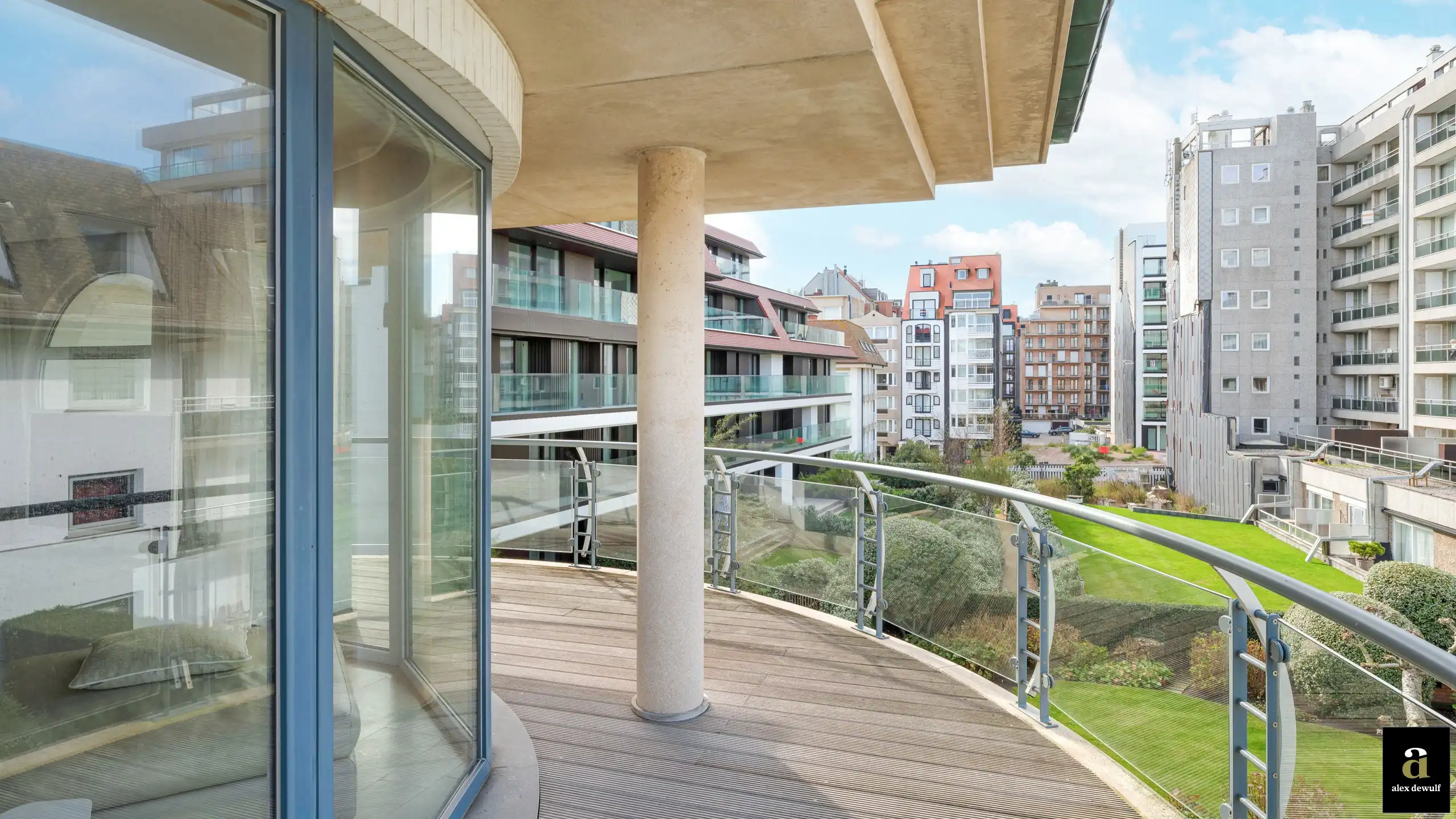 Ruim appartement met zeezicht en zonnig terras op de Kustlaan. foto 15