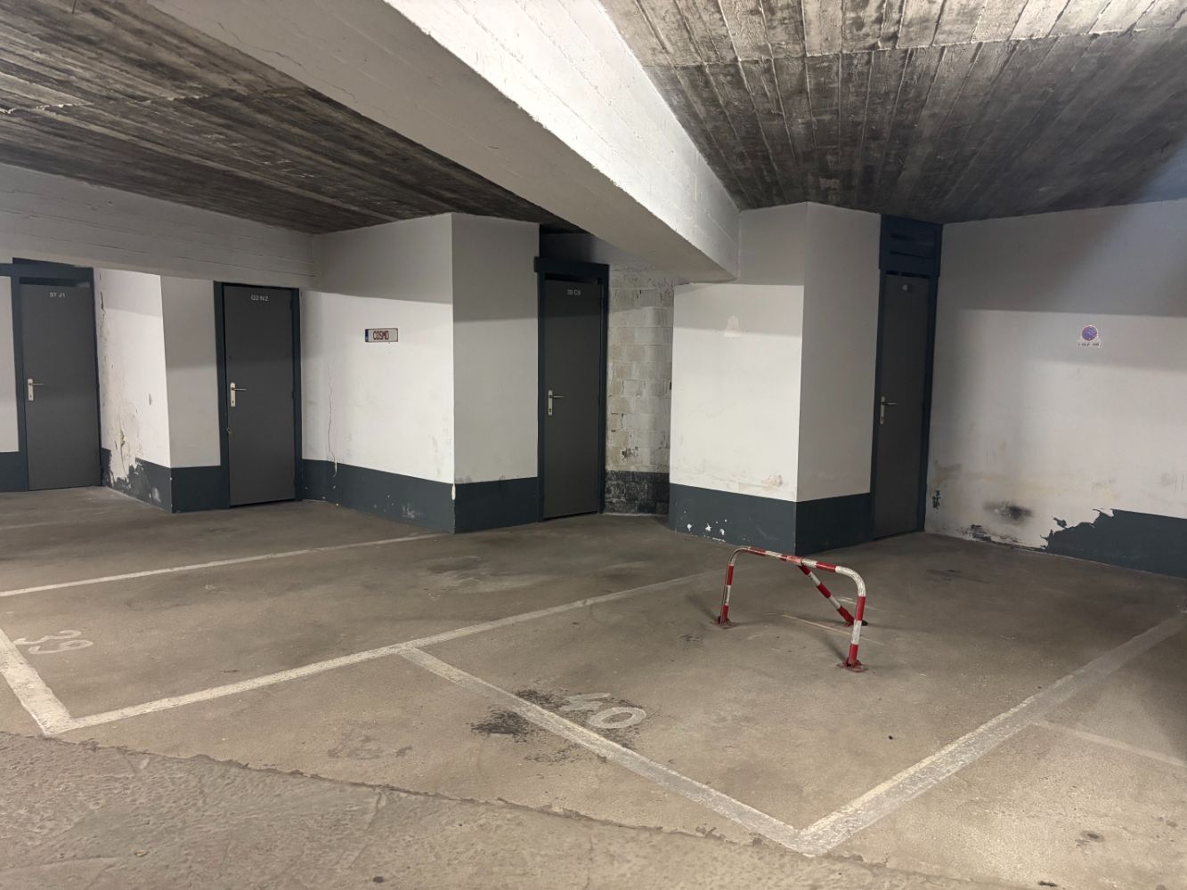 Autostaanplaats met extra bergruimte te koop in Middelkerke foto 2