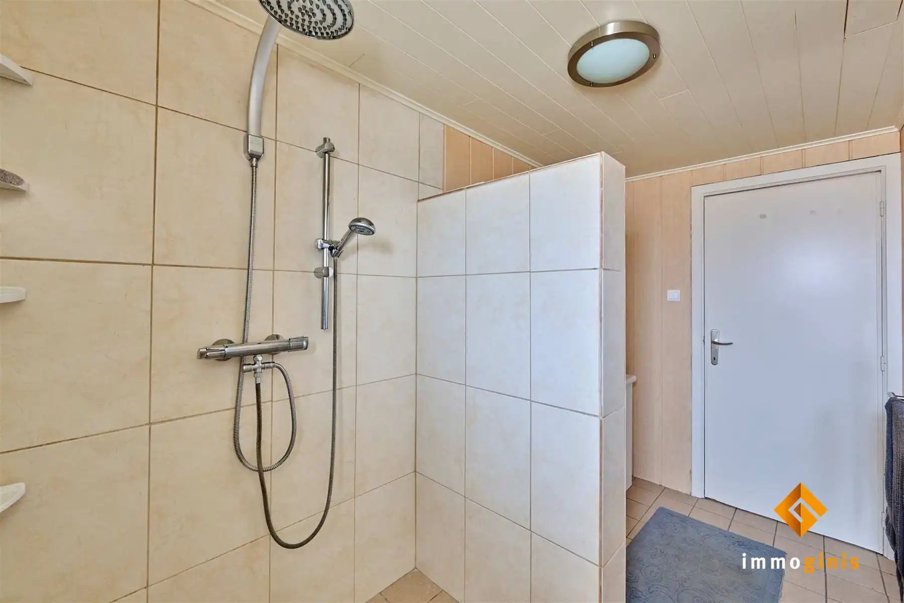 Verrassend ruime, te renoveren woning met 3 slaapkamers en uitbreidingsmogelijkheden op zolder! foto 15