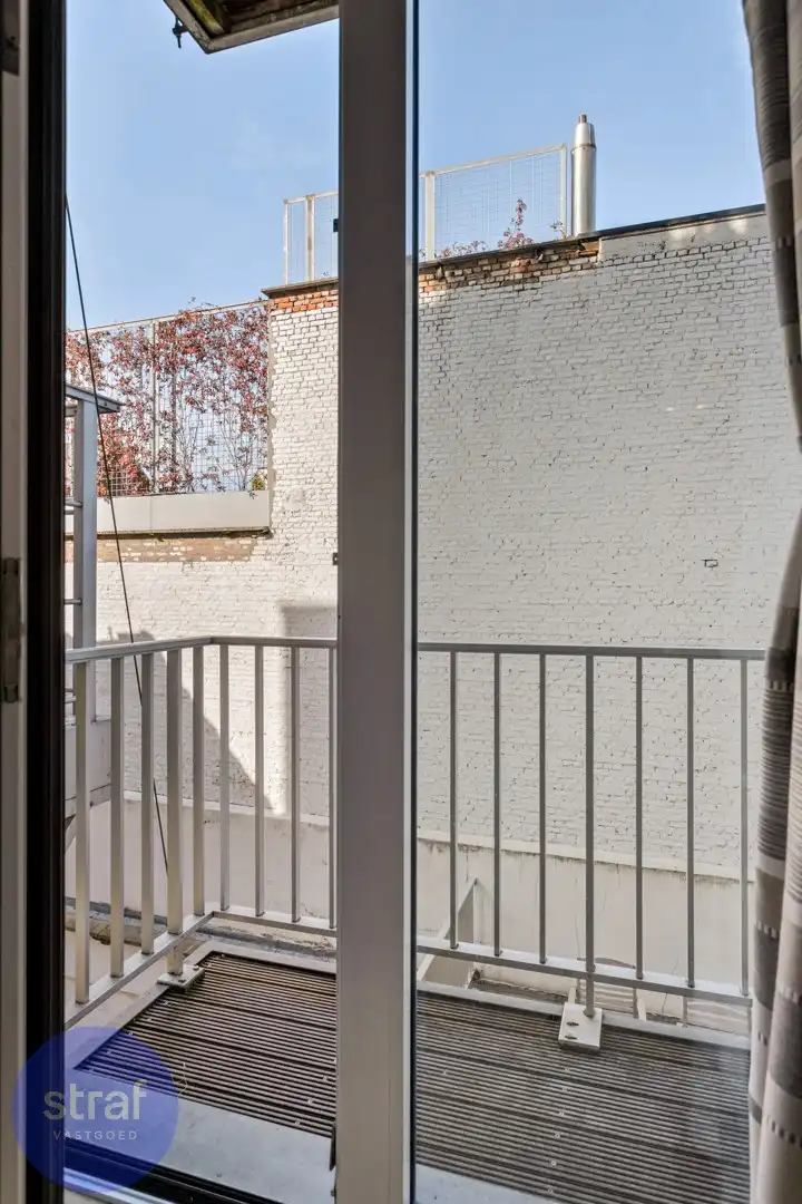 TE HUUR Energiezuining appartement in centrum Antwerpen met garage foto 2