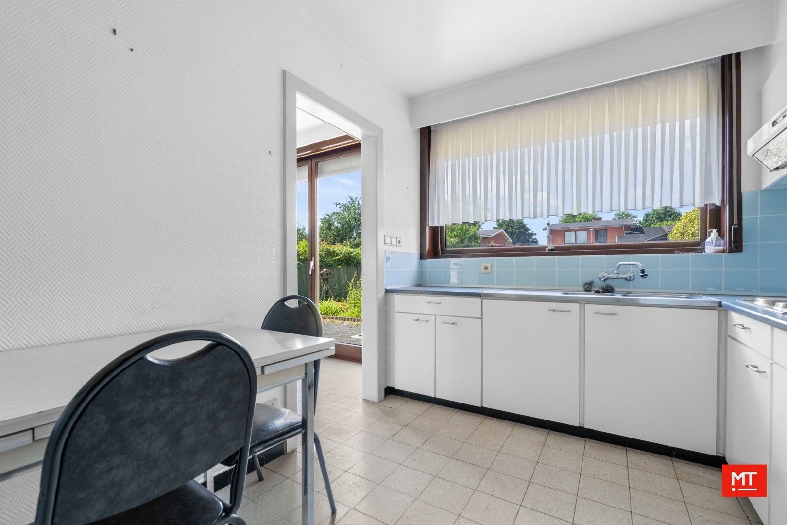 Bod welkom - Ruime halfopen woning met 4 slaapkamers, tuin en garage in een rustige en kindvriendelijke wijk foto 6