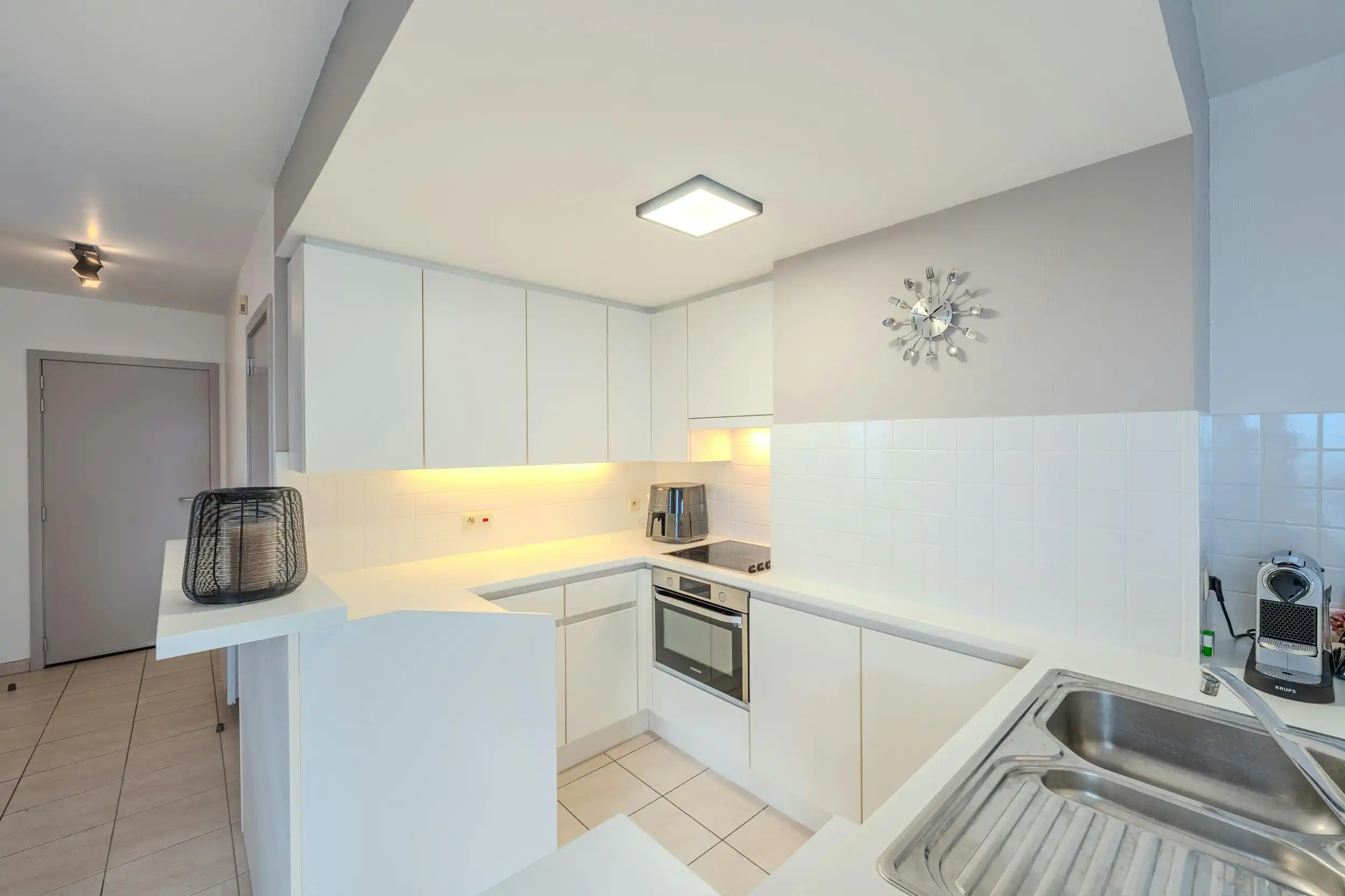 Lichtrijk duplex appartement met twee slaapkamers en groot terras! foto 9