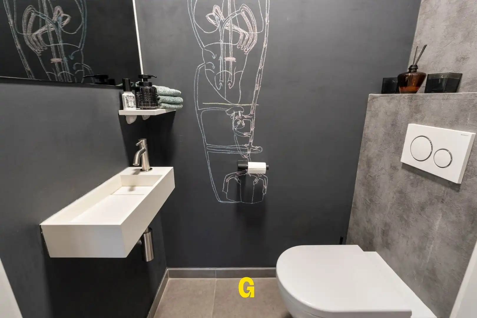 Knap ingericht gelijkvloersappartement met kelder en standplaats vlak bij het centrum foto 6