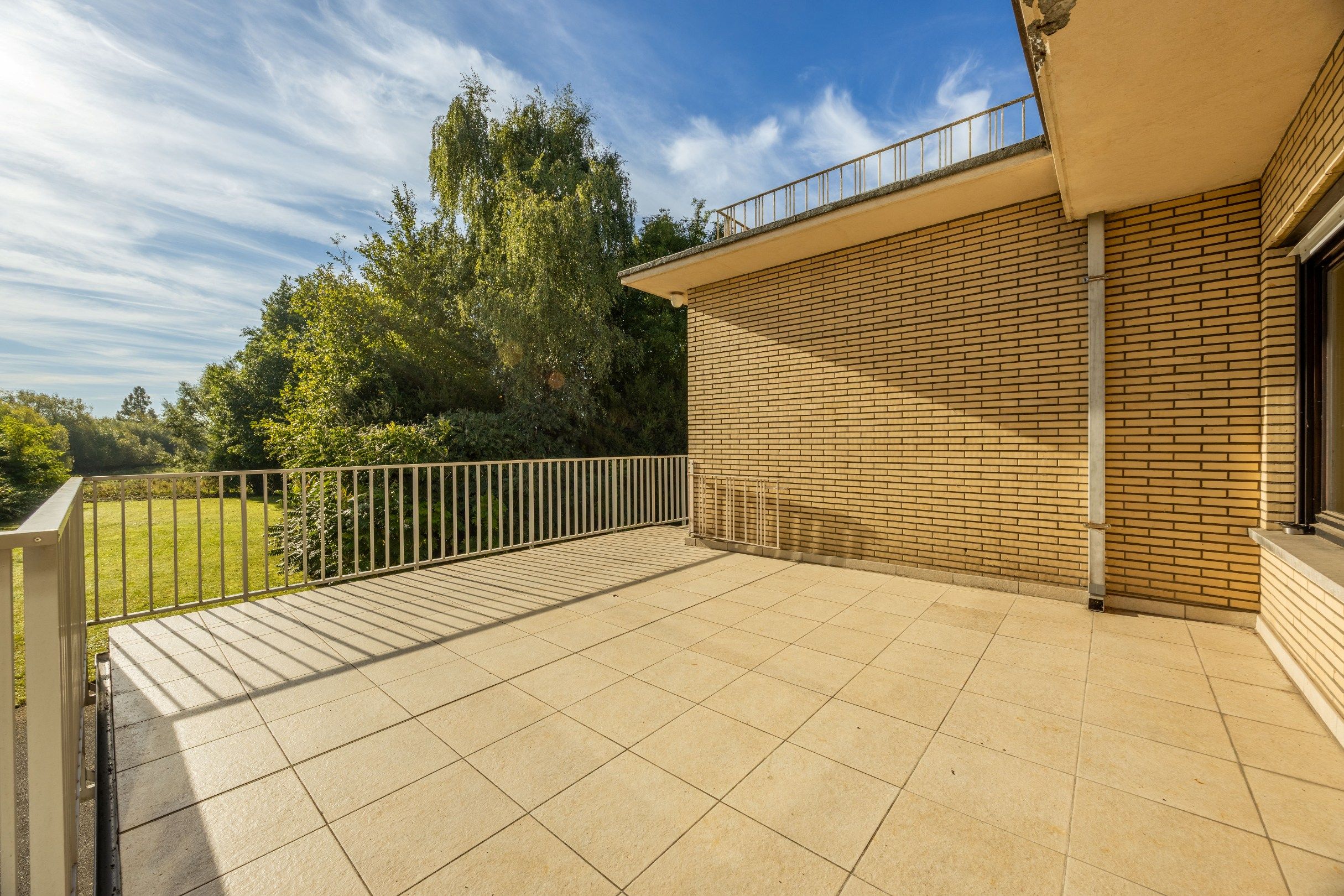 UNIEK GELEGEN  DOKTERSWONING  foto 16