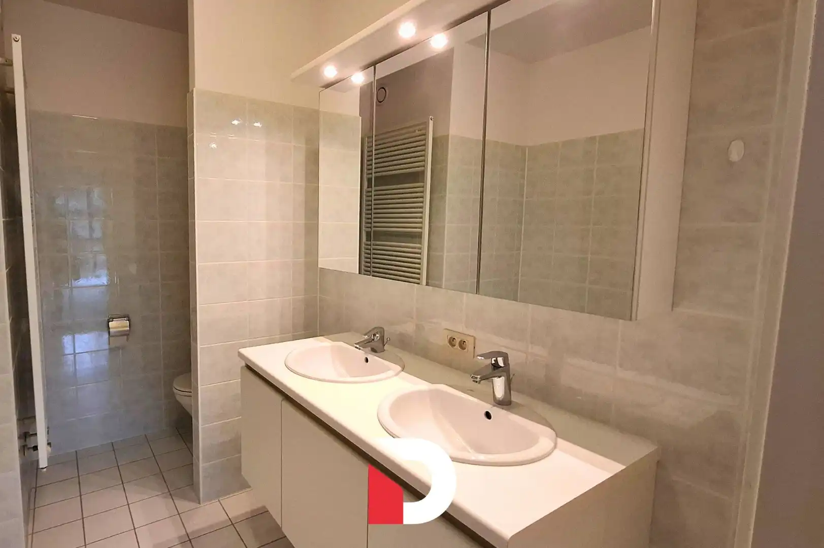 Rustig gelegen 2 slaapkamer appartement met zonnig terras en autostaanplaats foto 11