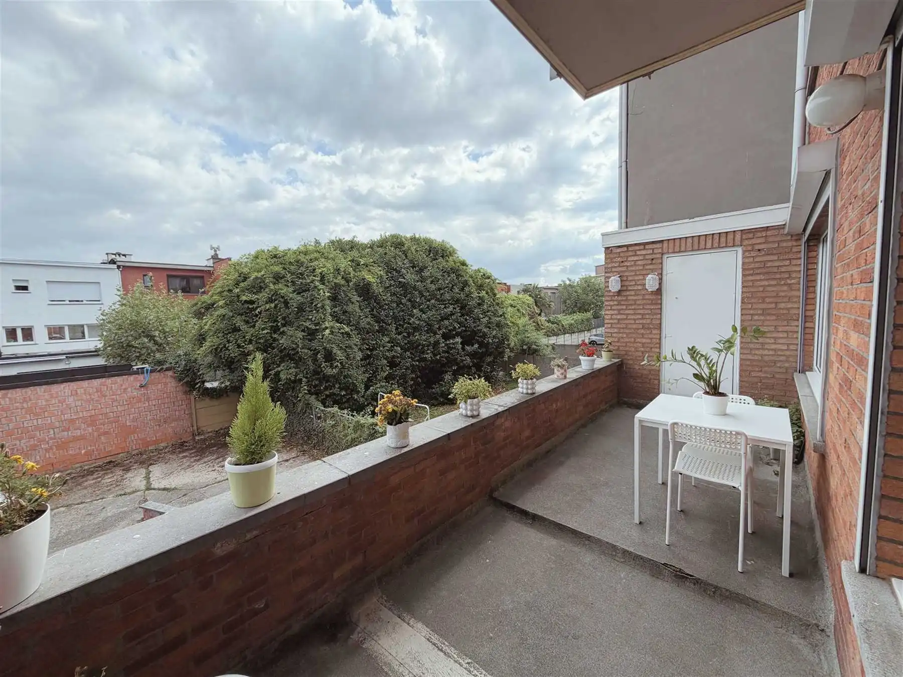 Ruim 2-slaapkamerappartement met terras en autostaanplaats foto 11