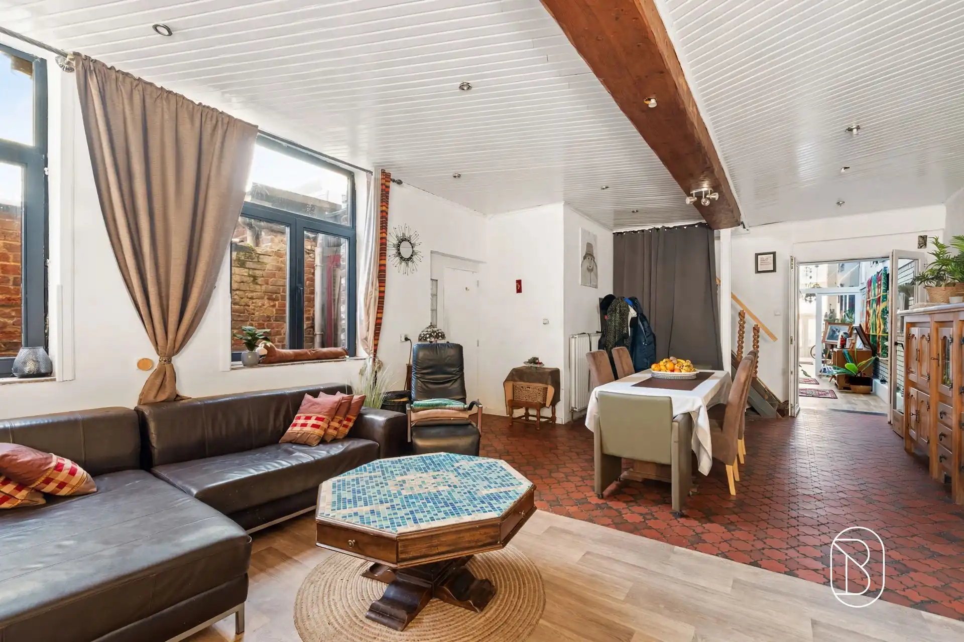 Grote karakterwoning met 5 slaapkamers en dakappartement. foto 6