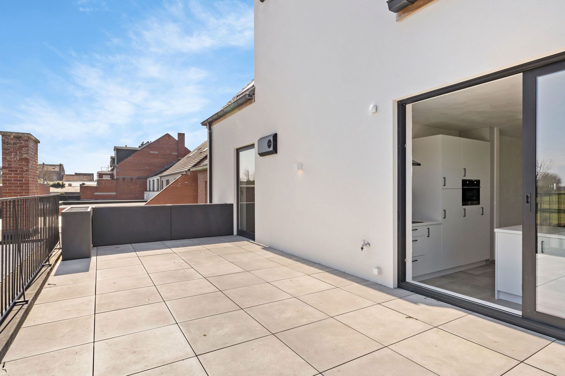 Nieuwbouwappartement met zéér ruim terras en groen zicht foto 8