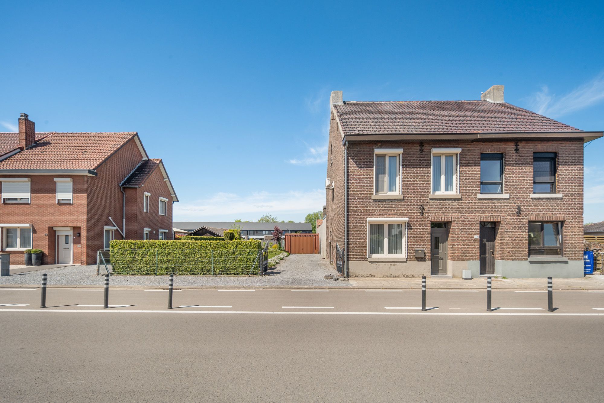 Hoofdfoto van de publicatie: Te renoveren woning met bouwgrond te koop in de Kanaallaan 55 te Bree voor 262.000 euro!