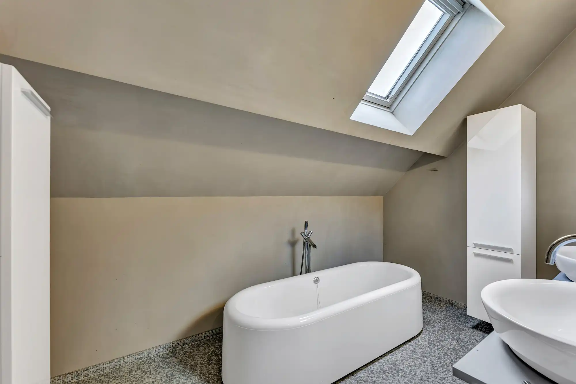 Hoeve te koop met 4 slaapkamers op prachtig perceel foto 18