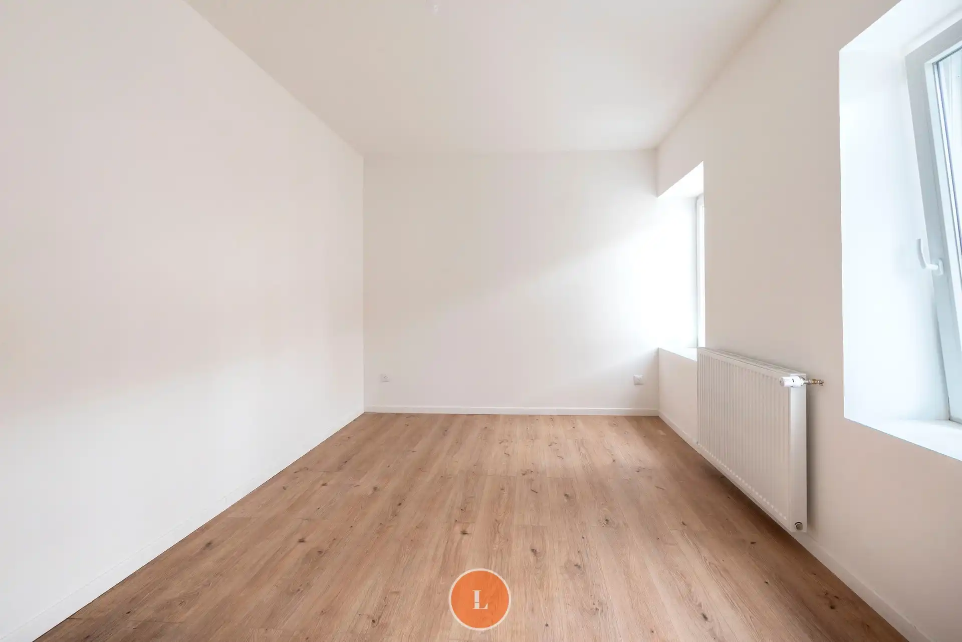 Instapklare, volledig gerenoveerde woning met 4 slaapkamers en 2 badkamers. foto 8