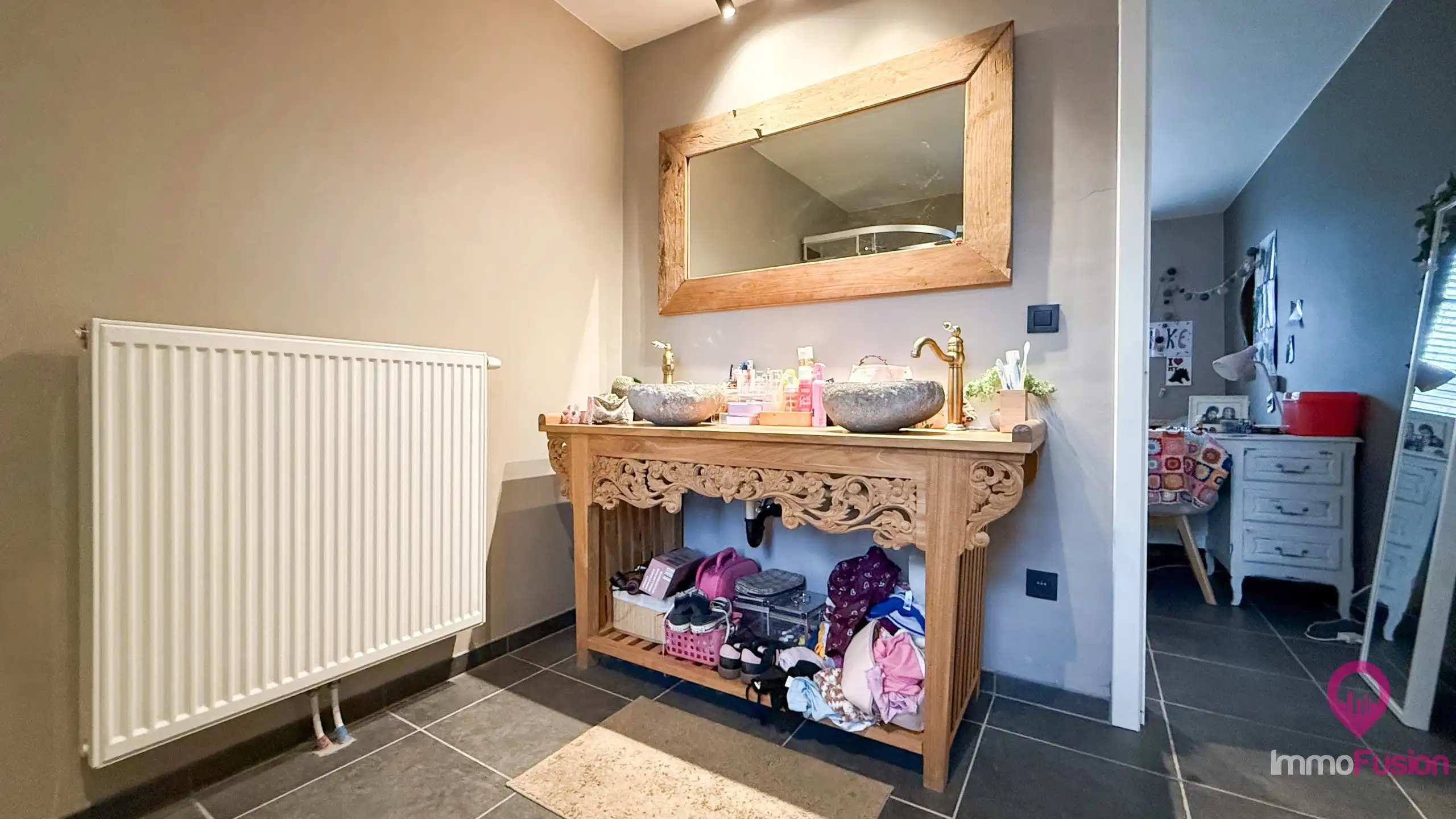 Gerenoveerde landelijk moderne woning op 28 are met 4 suites! foto 26