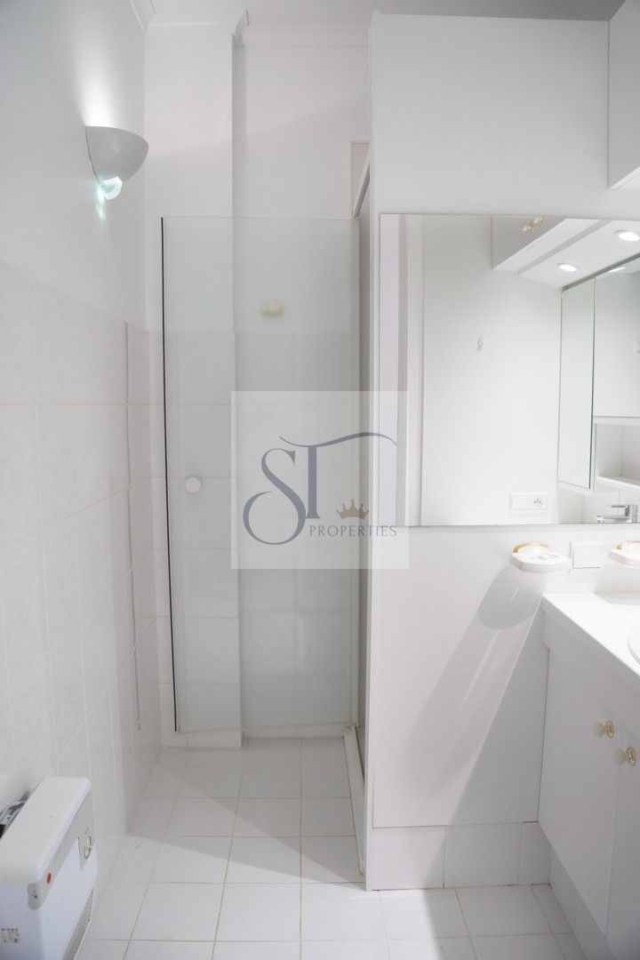 Gemeubeld appartement met zeezicht op toplocatie! foto 16