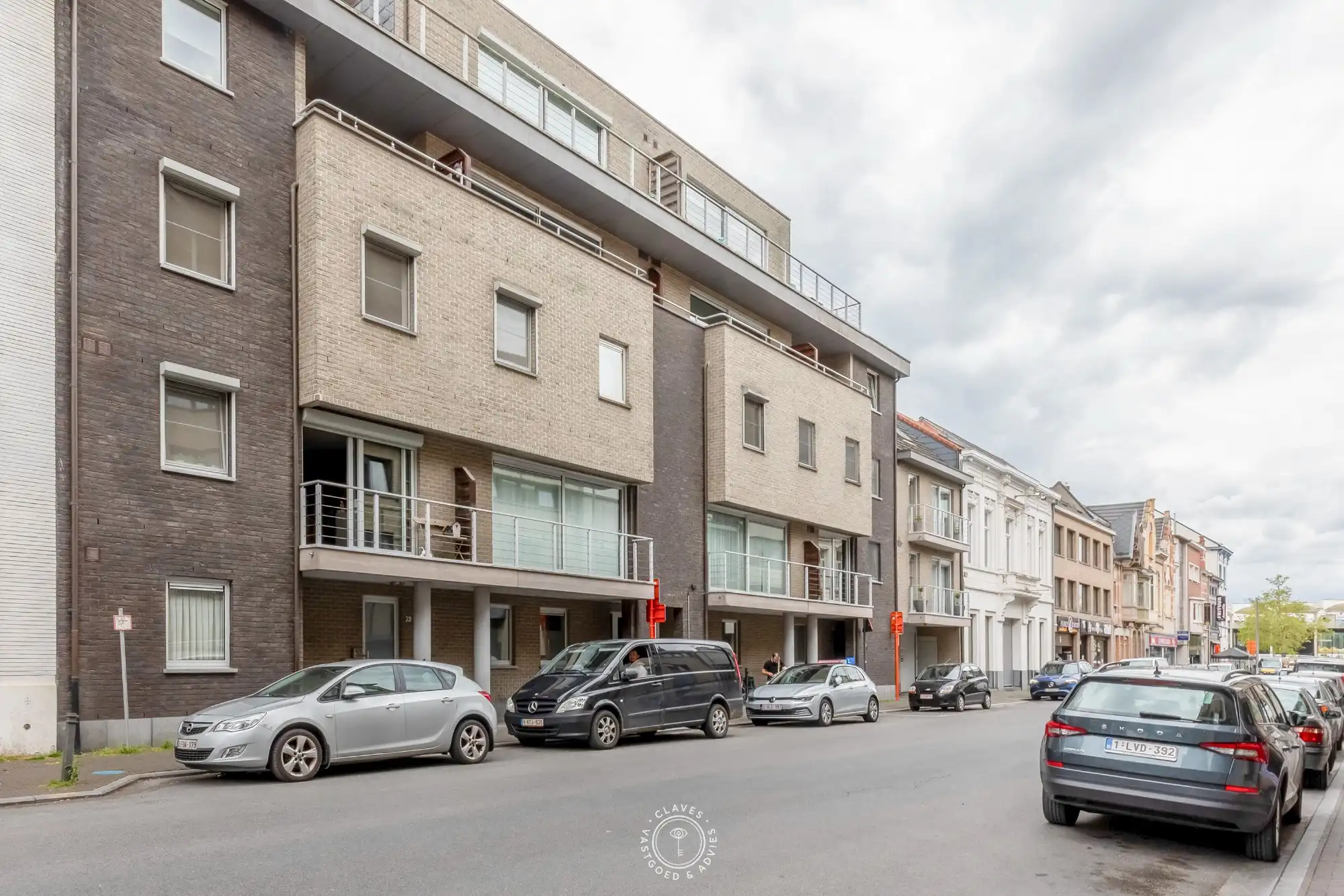 Zeer verzorgd interessant 3 slaapkamer appartement met autostaanplaats foto 2