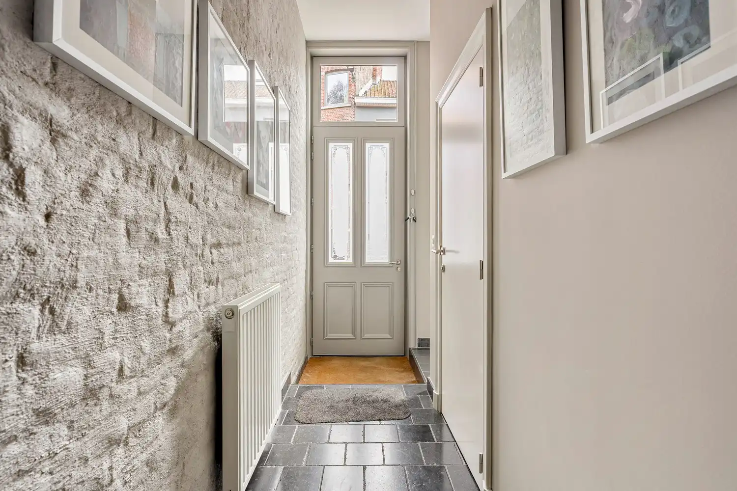 Grondig en stijlvol gerenoveerde burgerwoning met 5 slaapkamers, 3 badkamers en een tuin te centrum Leuven! foto 7