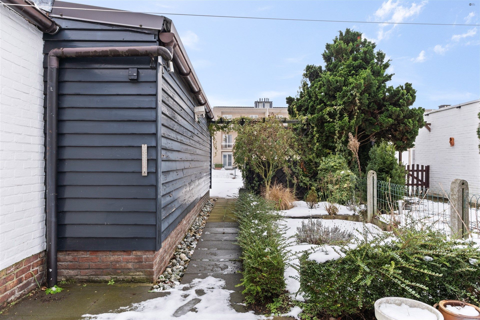 Te renoveren woning met garage in Kemzeke foto 2