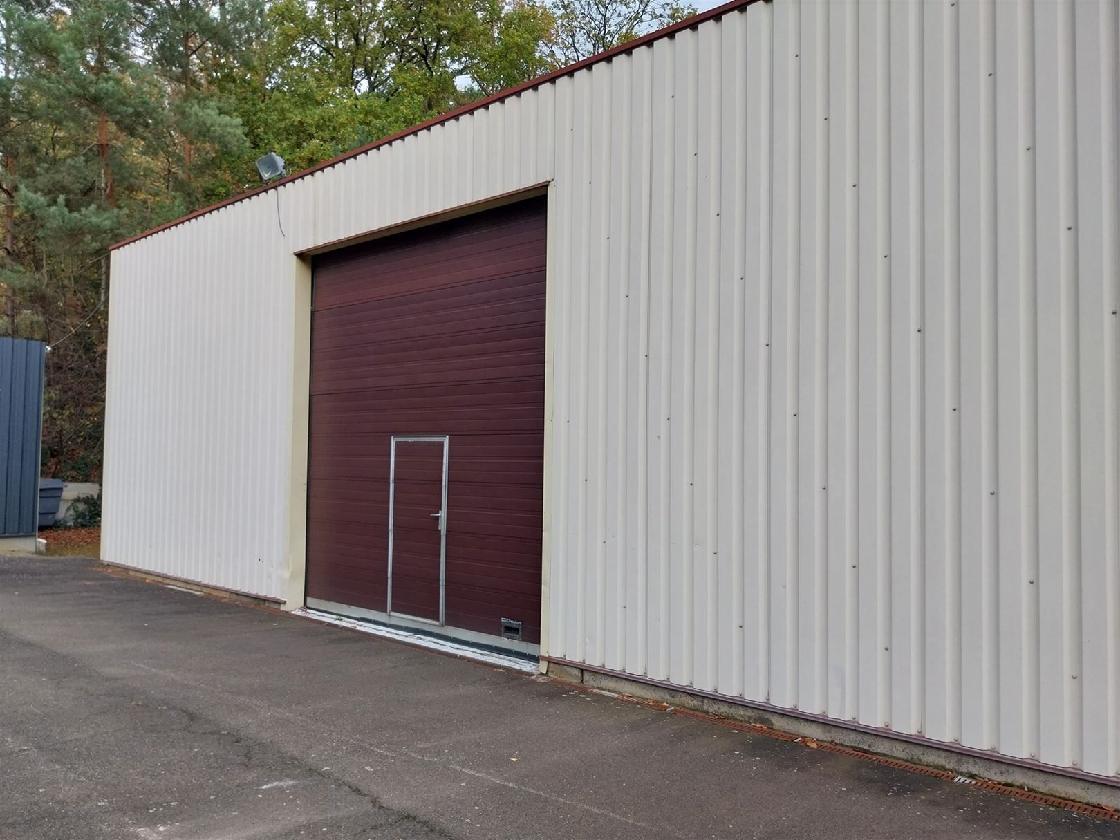 TE HUUR: Vrijstaande ruime woning met 3 slaapkamers en ruime loods! foto 26