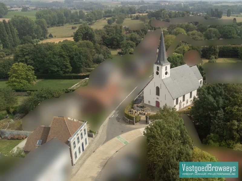 Te koop: Karaktervol voormalig gemeentehuis in hartje Horebeke foto 2