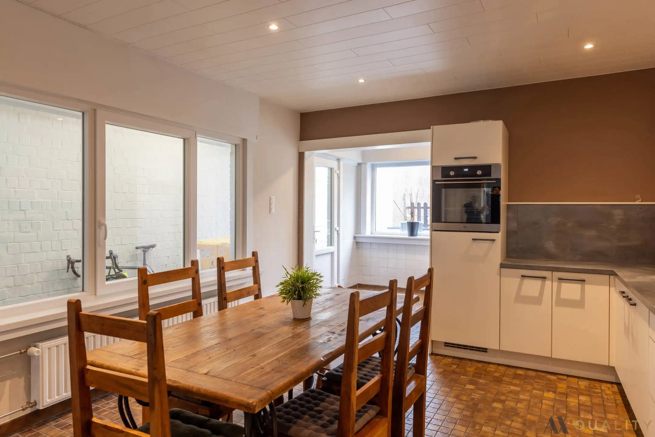 Gerenoveerde woning met mogelijkheid huren garage foto 6