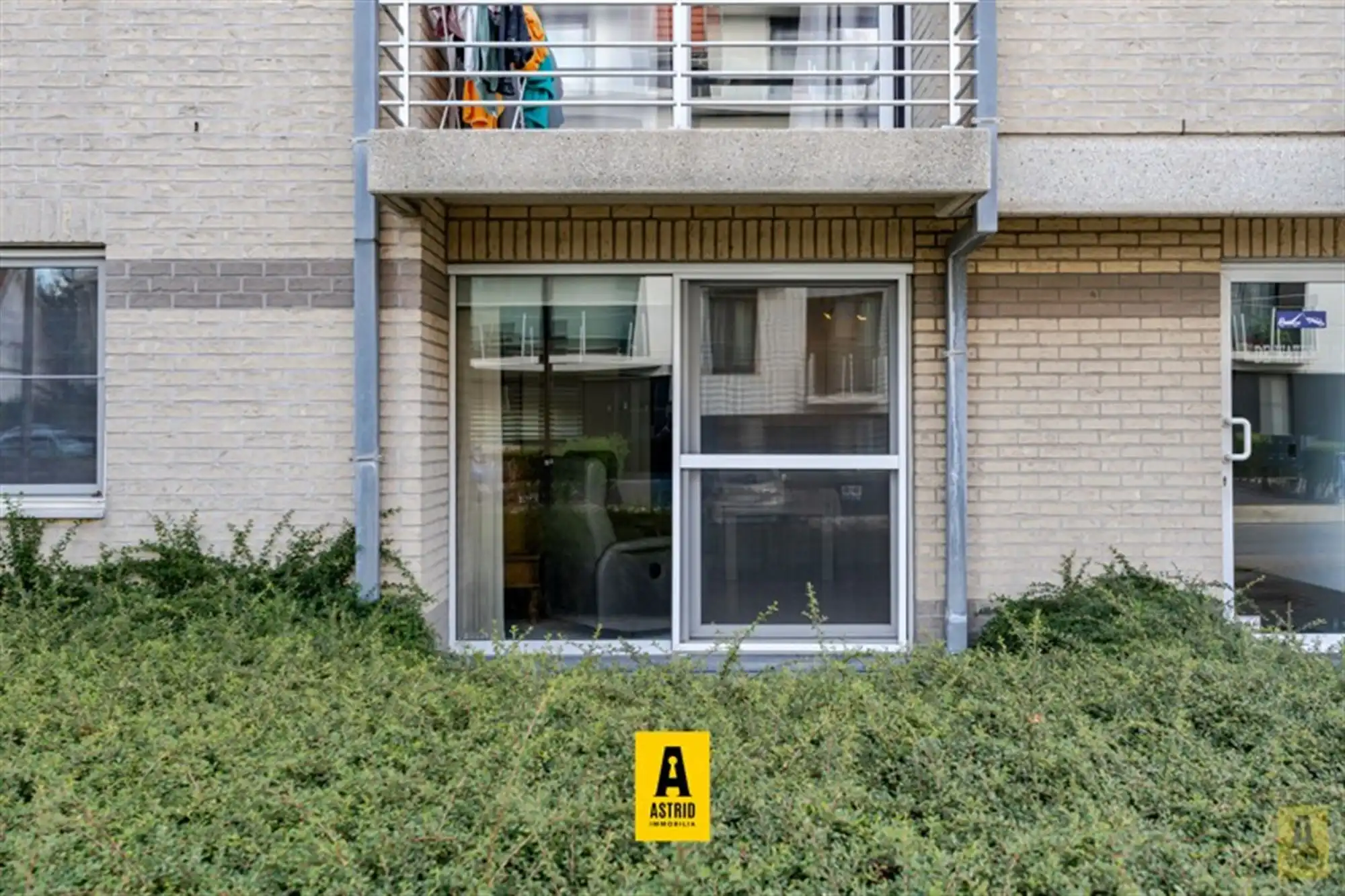 Gezellig gelijkvloers appartement met zonnig terras vlak aan zee én centraal! foto 2